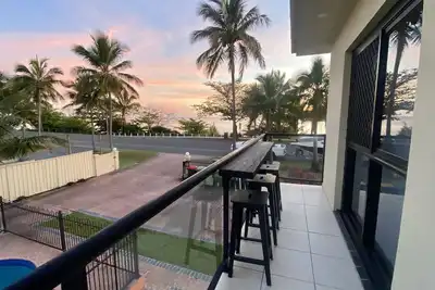Image de Welcome to La Mer Moor Beachfront Unit.