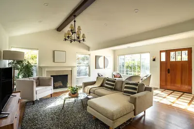 Image de Fab Menlo Park 3br, near Dining, Parks & Entertainment, by Blueground