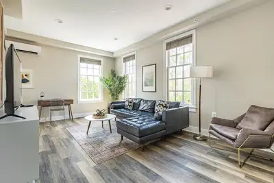 Image de Exceptional Alexandria West 2br w/ W/D, nr Dining, by Blueground