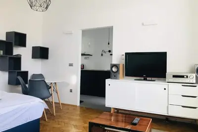 Image de Modern Studio in the Heart of Maribor with Stunning Sunset Views
