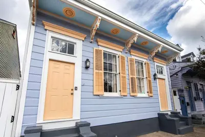 Image de St Philip Gem 5 Bed/5 Bath Steps to Fq - Monthly