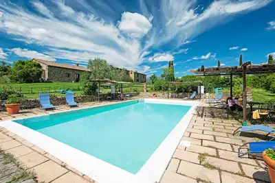 Image de Three-room apartment with two bathrooms and on two levels, equipped patio