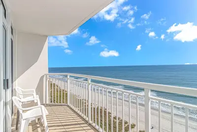 Image de Beachfront condo w/ balcony & hot tubs
