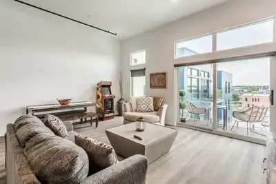Image de Loft Penthouse 2 Balcony Arcade 2 Bed Pool and Gym