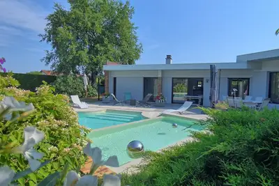 Image de Villa d'architecte avec piscine, 15 min de Bordeaux