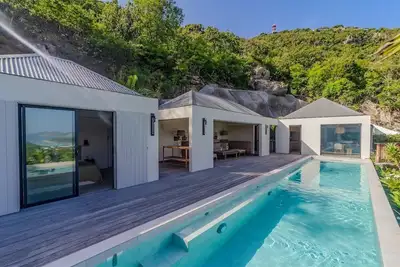 Image de Lovely Three-bedroom Property In Lush Setting
