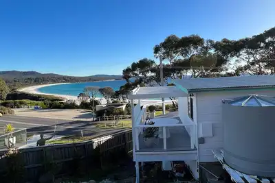 Image de Pipi Shack Iconic waterfront shack at Binalong Bay Beach, Bay of Fires