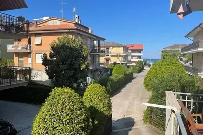 Image de [fermo Free Parking] 50 Meter vom Meer Entfernt