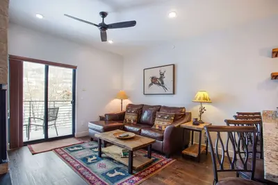 River West Buffalo Mountain Condo: On The Blue River