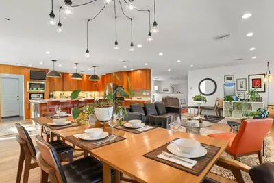 Image de Redwing Retreat|Luxury Design + Pool Table + More!
