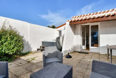 Image de Maison pour 4 avec spa et terrasse