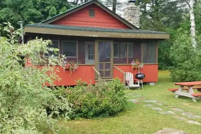 Image de Adirondack 2 Bedroom Cabin 1st to the right. #1