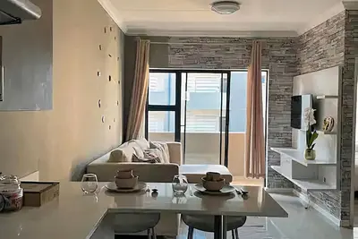 Classy 2 bedroom/ 2 bathroom high security apartment with uncapped wi-fi
