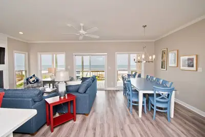 Image de Wee Blew Inn East, Oceanfront Duplex in Emerald Isle, Nc!