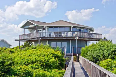 Image de Viewpoint, Oceanfront House in Emerald Isle, Nc!