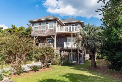 Image de Visions South, Oceanview House in Emerald Isle, Nc!