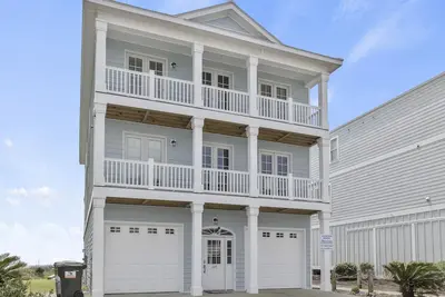 Image de Blue View, Oceanfront House in Pine Knoll Shores, Nc!
