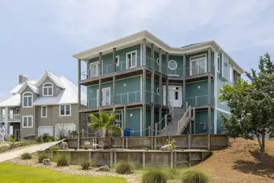Image de Bonnie Banks, Almost Oceanfront House in Emerald Isle, Nc!