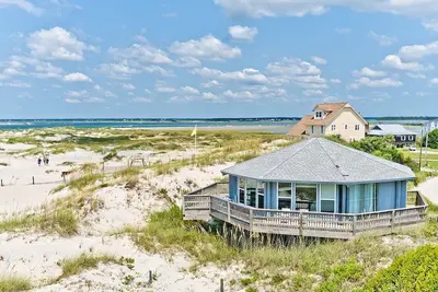 Image de Carousel, Oceanfront House in Emerald Isle, Nc!