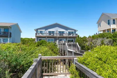 Image de Conch Inn, Oceanfront Duplex in Emerald Isle, Nc!