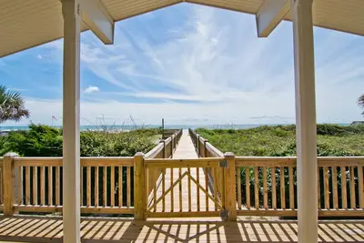 Image de Coral Palms Cottage, Oceanfront House in Emerald Isle, Nc!