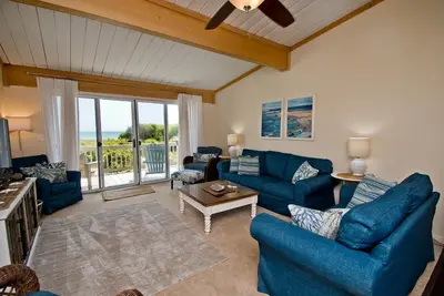 Image de Coral Shores #17, Oceanfront Condo in Pine Knoll Shores, Nc!