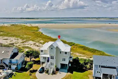 Image de Cordelia, Oceanfront House in Emerald Isle, Nc!