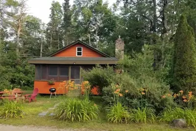 Image de Adirondack Birch Inspired Cabin