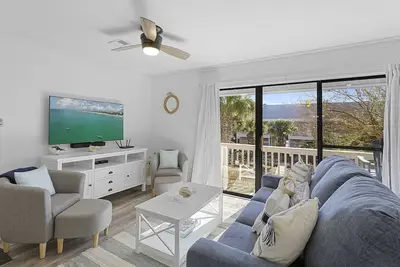 Image de Beachwood Villas 9f - Updated Condo, Heated Pool, Tennis, Short Walk to Beach!