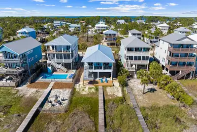 Image de Beachside Serenity: Newly Constructed Beachfront Home - Pet Friendly Sleeps 10!
