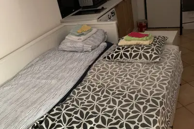 Image de Chambre - Studio tout confort avec salle de bain