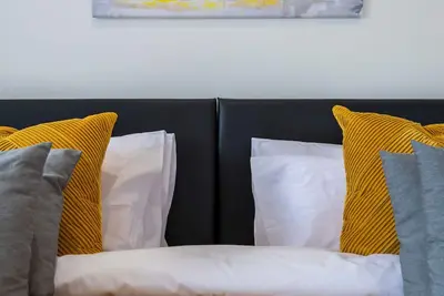 Image de 10%-30%Discount|4BrHs|London|Sleeps7|Free Parking|SuperKingBeds|En-Suite|