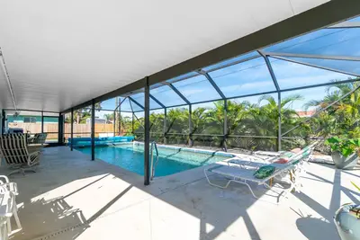 Image de Tropical Paradise Home with Pool