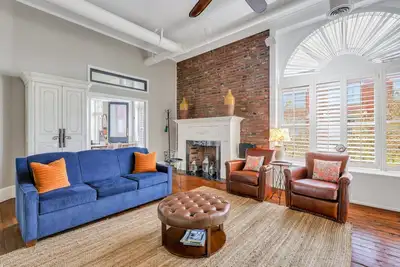 Image de New Listing: Timeless Telfair in the Heart of Historic District