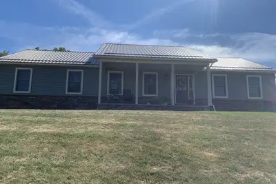 Image de Beautiful 5-Bedroom Home with Lots of Space