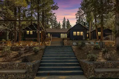 Image de Lakefront View Stunner + Firepit+ Games