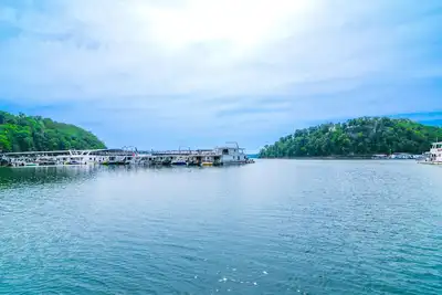 Image de Cozy Lake Cumberland Retreat with hot tub, just above Jamestown Marina! \n\n\n