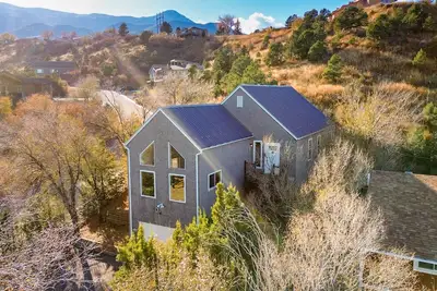 Image de Red Rocks Retreat●Hot Tub●Mtn Views●Trails●Central