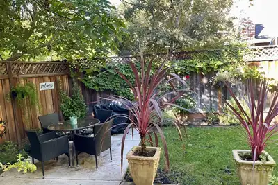 Image de A Gem with Everything in Downtown Palo Alto