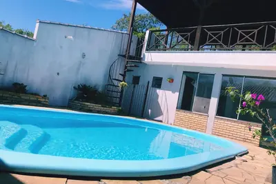 Image de Casa com Piscina e Amplo Espaço com Churrasqueira