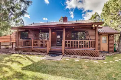 Image de 3 Mi to Fool Hollow Lake: Cozy Cabin w/ Fire Pit