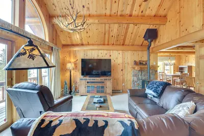 Image de Lake & Mtn Views: Spectacular Grand Lake Home