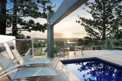 Image de June - Noosa Heads - An exquisite three-level top-floor penthouse in Noosa Heads.