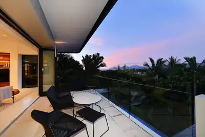 Image de 61 Murphy Street A Poolside Villa for Four