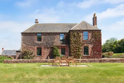 Image de A luxuriously appointed farmhouse with excellent entertaining space for families and groups.