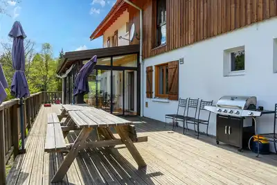 Image de Maison de vacances 'Gîte La Ramée' avec vue sur la montagne, terrasse privée et Wi-Fi