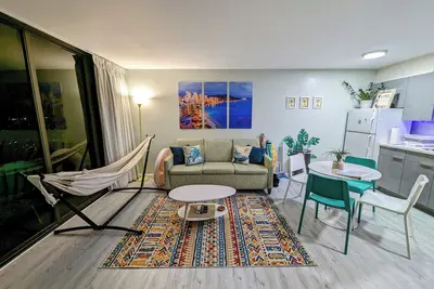 Image de 32nd Fl Across from Waikiki Beach! Free parking, Ac, WiFi, 3 Queen Beds