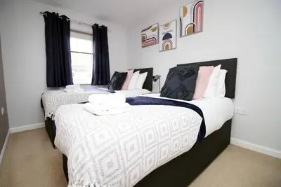 Image de Ebbw House (3 Br Free parking)