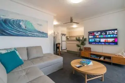 Image de Comfortable apartment steps from it all