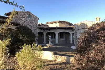 Image de Luxurious Mediterranean Style Villa, Secluded on 3 Acres, 5 Bedrooms Near Sedona
